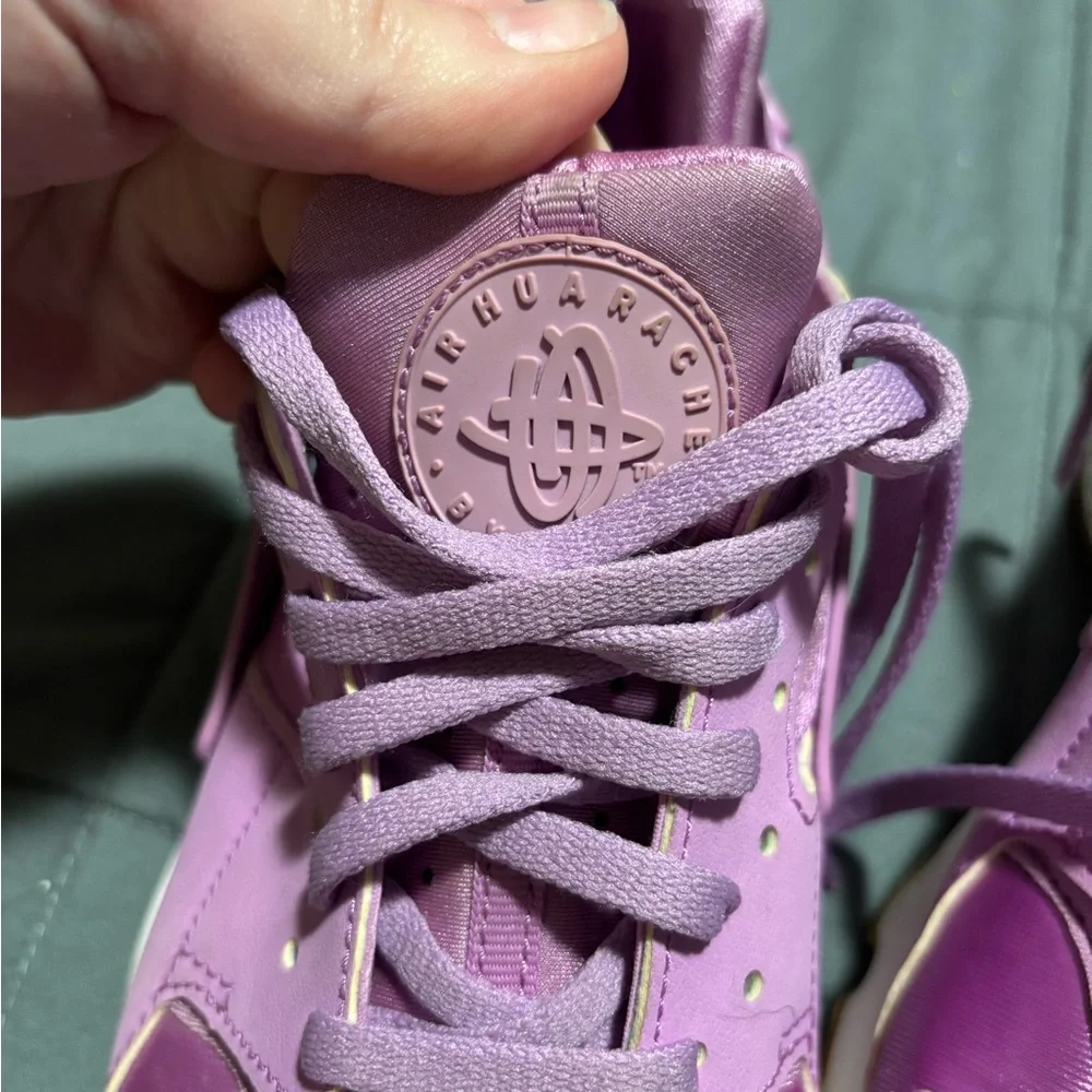 NIKE Air Huarache Run FG 'Fuchsia Glow' Sneakers - Picture 5 of 8